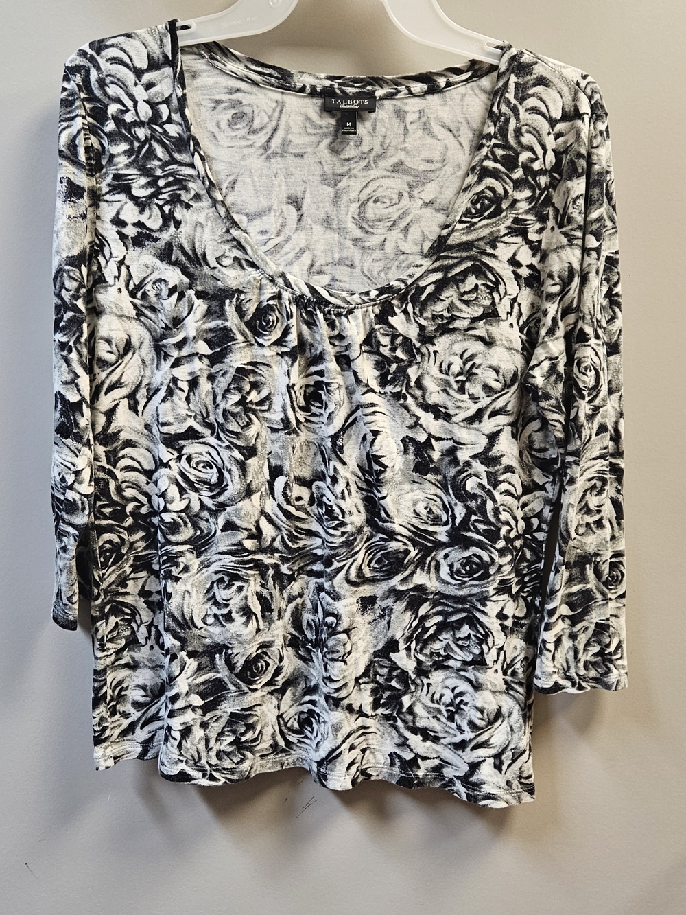 Talbots Black & White Floral Scoop Neck Long Sleeve Shirt. Work Wear, Teacher